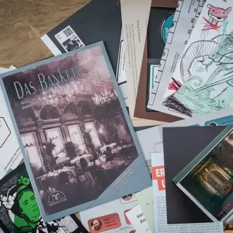 Das Bankett Teil 2 Der Fluch des Diamanten von Ramanpur Detektivspiel Erweiterung Spielmaterial Magnificum Spielgetuschel-jpg Das Bankett Teil 2 Der Fluch des Diamanten von Ramanpur Detektivspiel Erweiterung Spielmaterial Magnificum Spielgetuschel.jpg