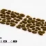 Nahaufnahme der sumpfgrünen 4 mm-Grasbüschel von Gamers Grass auf Bases und Dioramen