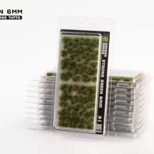 Vorderseite der Packung Gamers Grass Strong Green 6mm Wild mit sattgrünen 6 mm-Grasbüscheln