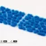 Nahaufnahme der leuchtend blauen Grasbüschel Gamers Grass Alien Blue 6 mm auf Sci-Fi-Dioramen